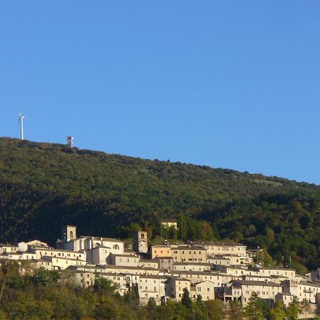 Il Risveglio Dei Sensi Villa Fossato di Vico Eksteriør bilde